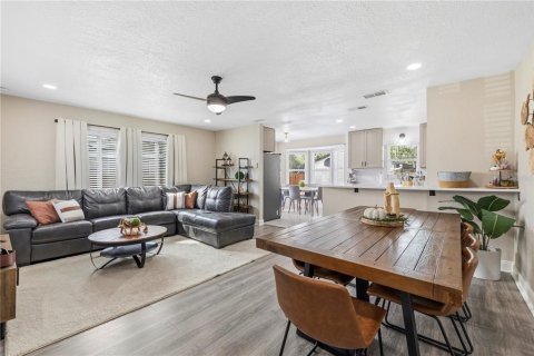 Villa ou maison à vendre à Clearwater, Floride: 5 chambres, 186.64 m2 № 2405679 - photo 3