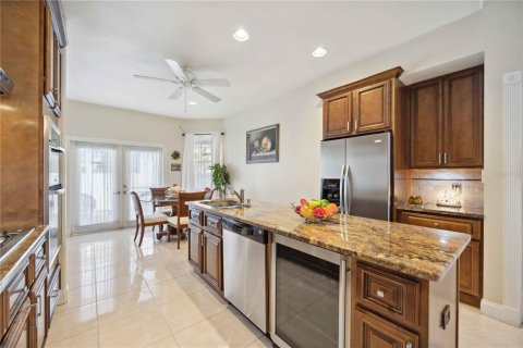 Townhouse in Sarasota, Florida 4 bedrooms, 192.77 sq.m. № 725436 - photo 12
