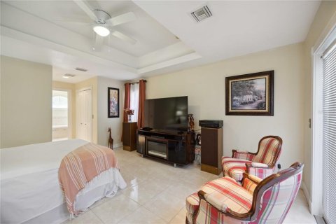 Townhouse in Sarasota, Florida 4 bedrooms, 192.77 sq.m. № 725436 - photo 20