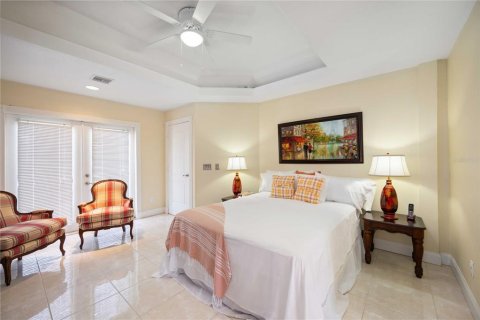 Townhouse in Sarasota, Florida 4 bedrooms, 192.77 sq.m. № 725436 - photo 21