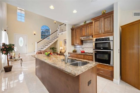 Townhouse in Sarasota, Florida 4 bedrooms, 192.77 sq.m. № 725436 - photo 15
