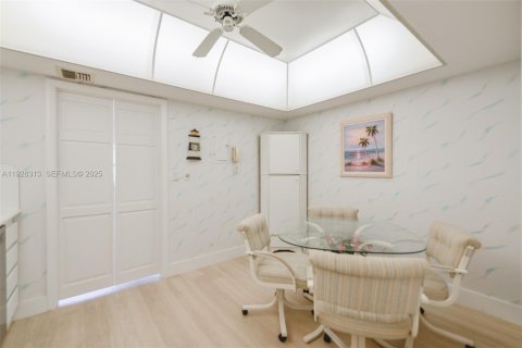 Condominio en venta en Lauderdale-by-the-Sea, Florida, 2 dormitorios, 167.22 m2 № 2039620 - foto 19