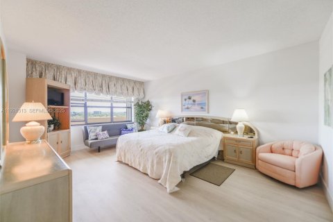 Condominio en venta en Lauderdale-by-the-Sea, Florida, 2 dormitorios, 167.22 m2 № 2039620 - foto 13