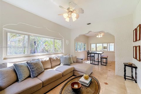 Casa en venta en Hollywood, Florida, 4 dormitorios, 290.32 m2 № 2087976 - foto 15