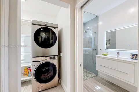 Casa en venta en Hollywood, Florida, 4 dormitorios, 290.32 m2 № 2087976 - foto 24
