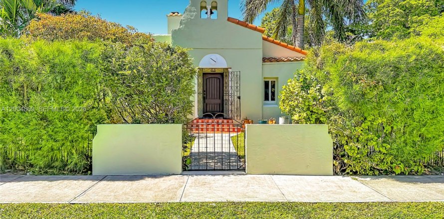 Casa en Hollywood, Florida 4 dormitorios, 290.32 m2 № 2087976