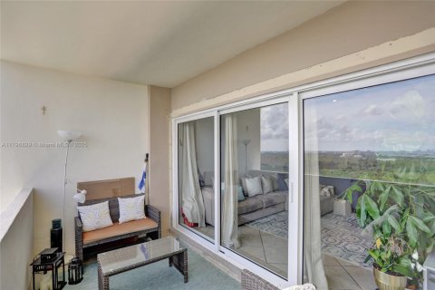 Condo in Sunny Isles Beach, Florida, 2 bedrooms  № 1709022 - photo 5