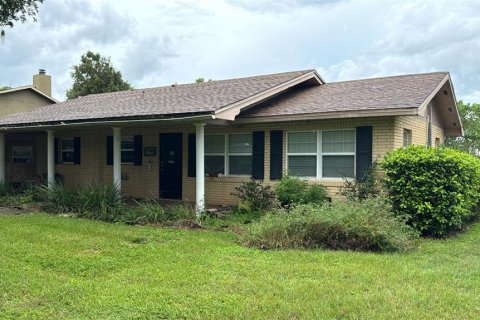 House in Haines City, Florida 3 bedrooms, 162.02 sq.m. № 1320276 - photo 1