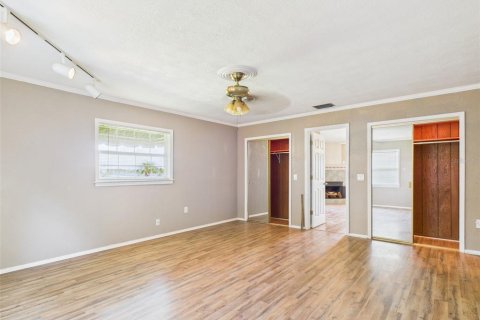 House in Haines City, Florida 3 bedrooms, 162.02 sq.m. № 1320276 - photo 9