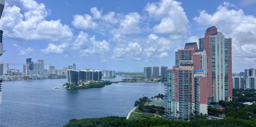 Condo in Aventura, Florida, 2 bedrooms № 1809528