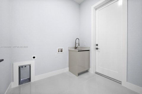 Casa en venta en Naples, Florida, 4 dormitorios № 1993062 - foto 29