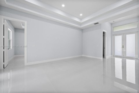 Casa en venta en Naples, Florida, 4 dormitorios № 1993062 - foto 13