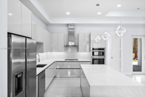 Casa en venta en Naples, Florida, 4 dormitorios № 1993062 - foto 9