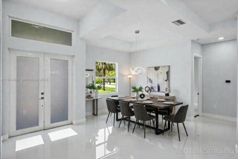 Casa en venta en Naples, Florida, 4 dormitorios № 1993062 - foto 6
