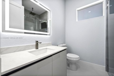 Casa en venta en Naples, Florida, 4 dormitorios № 1993062 - foto 28