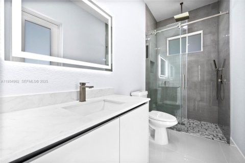 Casa en venta en Naples, Florida, 4 dormitorios № 1993062 - foto 22