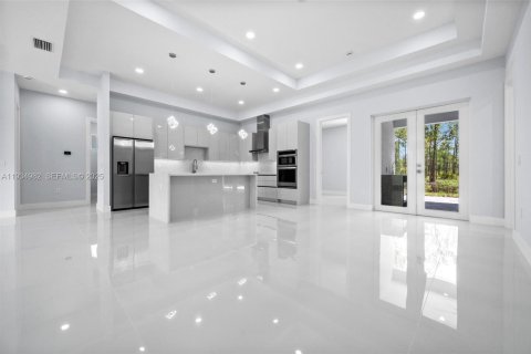 Casa en venta en Naples, Florida, 4 dormitorios № 1993062 - foto 7