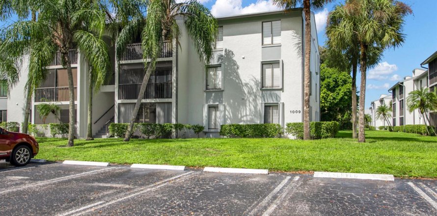 Condo in West Palm Beach, Florida, 2 bedrooms № 2378404