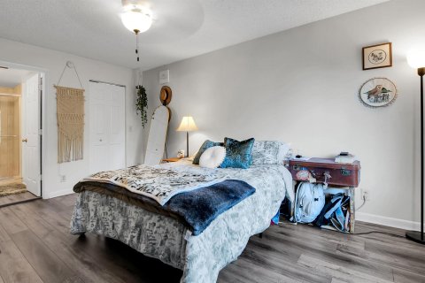 Condo in West Palm Beach, Florida, 2 bedrooms № 2378404 - photo 23