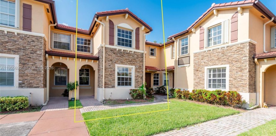 Townhouse in Homestead, Florida 3 bedrooms, 108.6 sq.m. № 2009693