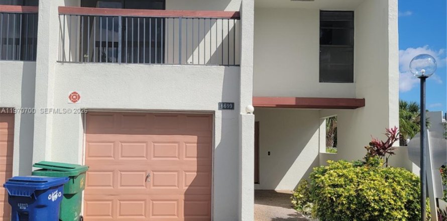 Touwnhouse à Lauderhill, Floride 3 chambres, 143.07 m2 № 2031442