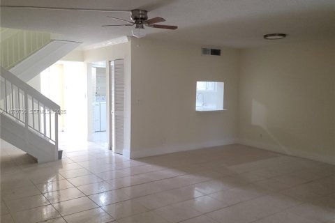 Touwnhouse à louer à Lauderhill, Floride: 3 chambres, 143.07 m2 № 2031442 - photo 5