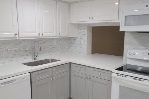 Touwnhouse à louer à Lauderhill, Floride: 3 chambres, 143.07 m2 № 2031442 - photo 3