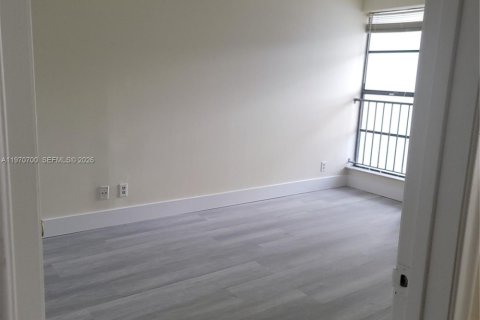 Touwnhouse à louer à Lauderhill, Floride: 3 chambres, 143.07 m2 № 2031442 - photo 11