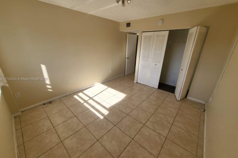 Copropriété à vendre à Plantation, Floride: 2 chambres, 98.48 m2 № 1710214 - photo 6