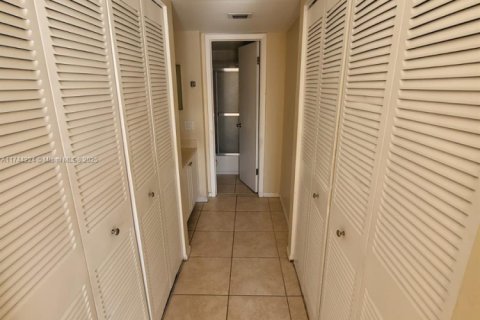 Copropriété à vendre à Plantation, Floride: 2 chambres, 98.48 m2 № 1710214 - photo 5