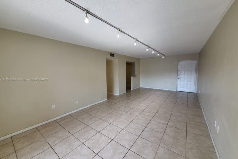 Copropriété à vendre à Plantation, Floride: 2 chambres, 98.48 m2 № 1710214 - photo 3