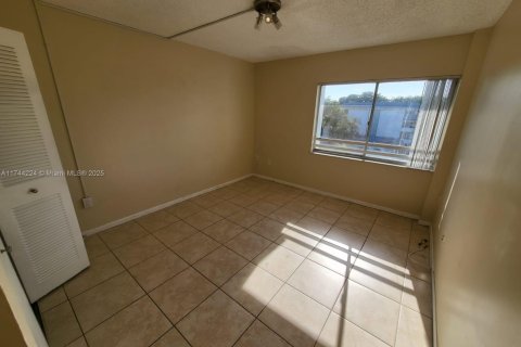 Copropriété à vendre à Plantation, Floride: 2 chambres, 98.48 m2 № 1710214 - photo 7