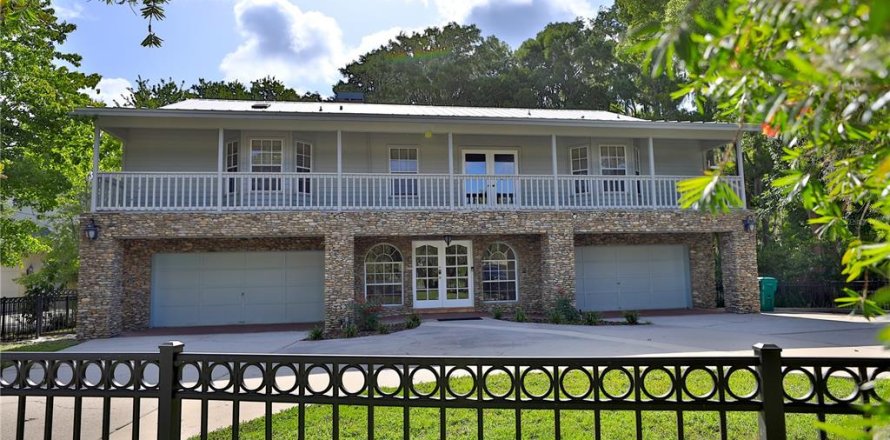 House in Dunnellon, Florida 5 bedrooms, 561.13 sq.m. № 2224989
