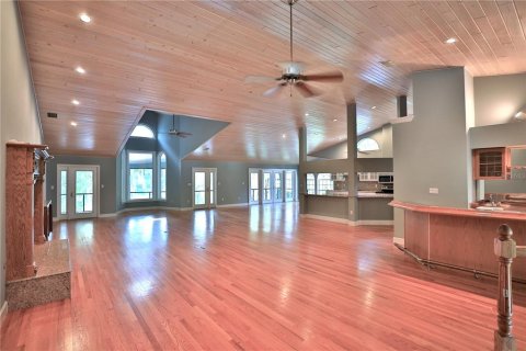 House in Dunnellon, Florida 5 bedrooms, 561.13 sq.m. № 2224989 - photo 6