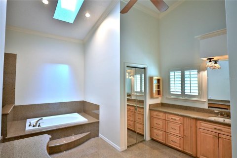 House in Dunnellon, Florida 5 bedrooms, 561.13 sq.m. № 2224989 - photo 26