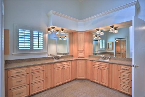 House in Dunnellon, Florida 5 bedrooms, 561.13 sq.m. № 2224989 - photo 28