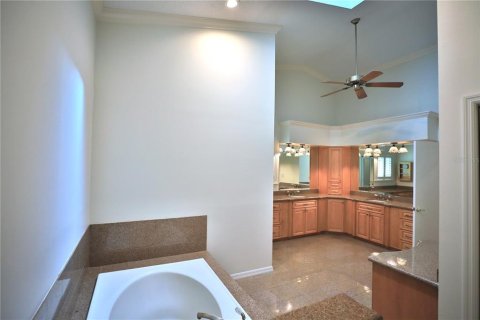 House in Dunnellon, Florida 5 bedrooms, 561.13 sq.m. № 2224989 - photo 27