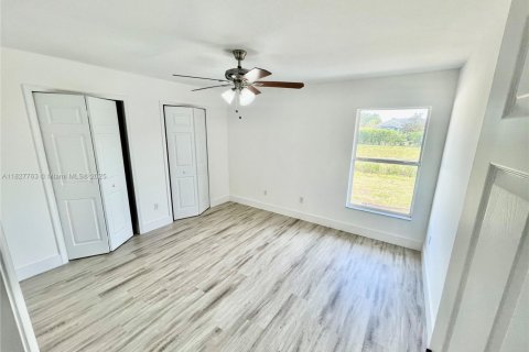 House in Port St. Lucie, Florida 4 bedrooms, 196.4 sq.m. № 1799612 - photo 27