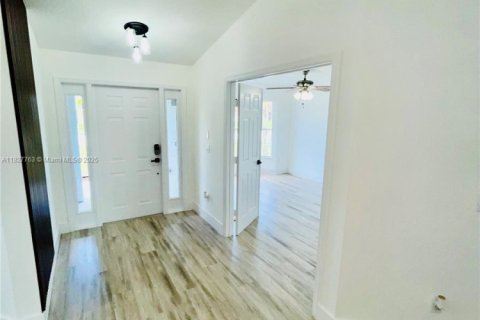 House in Port St. Lucie, Florida 4 bedrooms, 196.4 sq.m. № 1799612 - photo 6