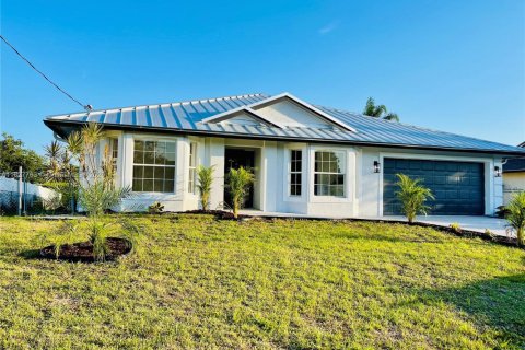 House in Port St. Lucie, Florida 4 bedrooms, 196.4 sq.m. № 1799612 - photo 2