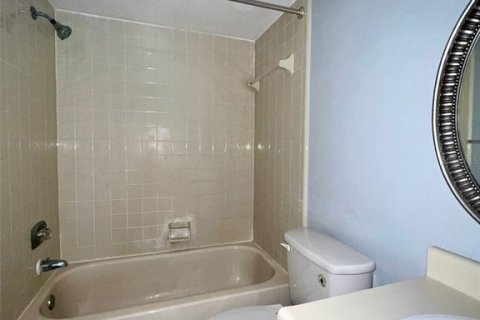 Condominio en alquiler en Tampa, Florida, 2 dormitorios, 84.73 m2 № 1829298 - foto 9