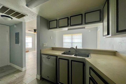 Condominio en alquiler en Tampa, Florida, 2 dormitorios, 84.73 m2 № 1829298 - foto 4