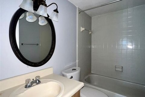 Condominio en alquiler en Tampa, Florida, 2 dormitorios, 84.73 m2 № 1829298 - foto 10