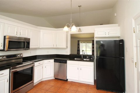House in Groveland, Florida 3 bedrooms, 125.42 sq.m. № 1865985 - photo 2