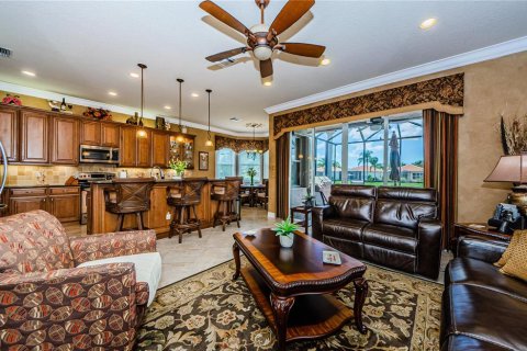 House in Wimauma, Florida 3 bedrooms, 228.63 sq.m. № 1856375 - photo 11