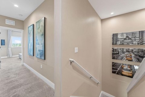 Townhouse in Kissimmee, Florida 3 bedrooms, 203.92 sq.m. № 2103408 - photo 19