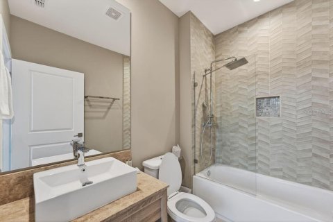 Townhouse in Kissimmee, Florida 3 bedrooms, 203.92 sq.m. № 2103408 - photo 24