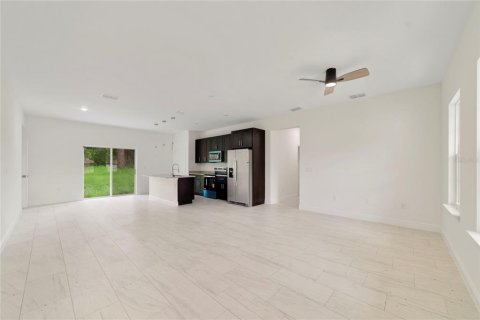 House in Citrus Springs, Florida 4 bedrooms, 146.79 sq.m. № 2156598 - photo 2