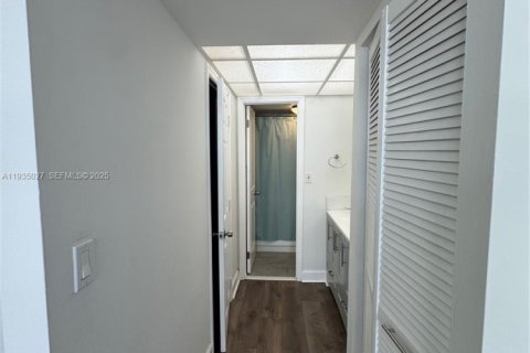 Condominio en alquiler en North Miami Beach, Florida, 1 dormitorio, 72.46 m2 № 1993196 - foto 9