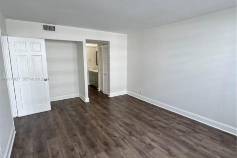 Condominio en alquiler en North Miami Beach, Florida, 1 dormitorio, 72.46 m2 № 1993196 - foto 7